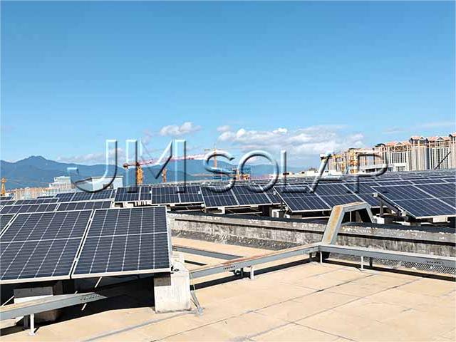 Enfrentando o tufão Dujouray com ventos no nível 16, as estruturas de suporte fotovoltaico da JM Solar permanecem firmes